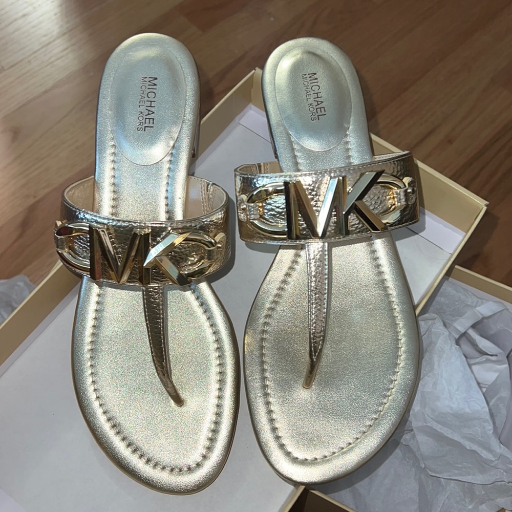Izzy thong sandal
